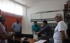 Urna foi lacrada na presença da comissão eleitoral, dos mesários, representantes da chapa e associados que aguardavam para votação.