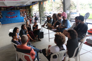 Reunião reuniu movimentos e membros da comunidade acadêmica para discutir o problema.