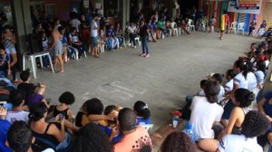 Debate sobre a PEC 55 é marcado pela presença de estudantes do Ensino Médio. Foto: Ocupa UESC