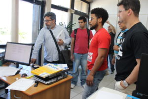 Professores entregam documento no Protocolo da Presidência da ALBA com a exigência de Audiência Pública sobre crise nas Universidades Estaduais. Foto: ASCOM FAD