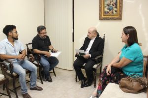 Docentes explicam os problemas das universidades. Foto: Ascom FAD