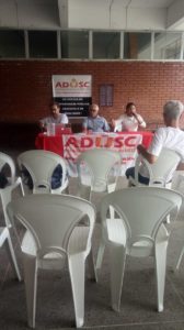 Luciane Soares, presidente da ADUENF faz saudação à assembleia. Foto: Ascom ADUSC